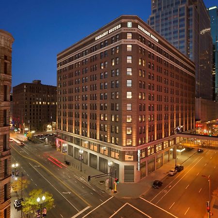 Embassy Suites By Hilton Minneapolis Downtown Hotel מראה חיצוני תמונה