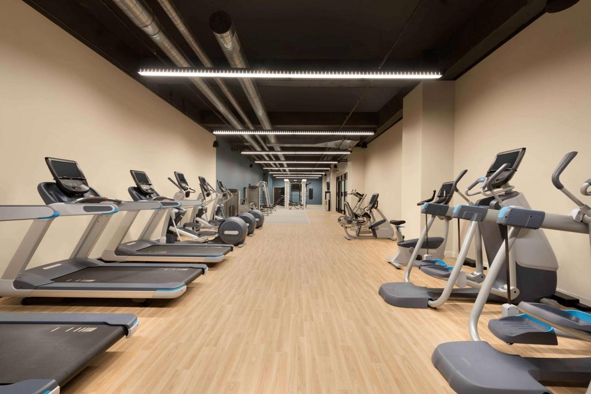 Embassy Suites By Hilton Minneapolis Downtown Hotel מראה חיצוני תמונה