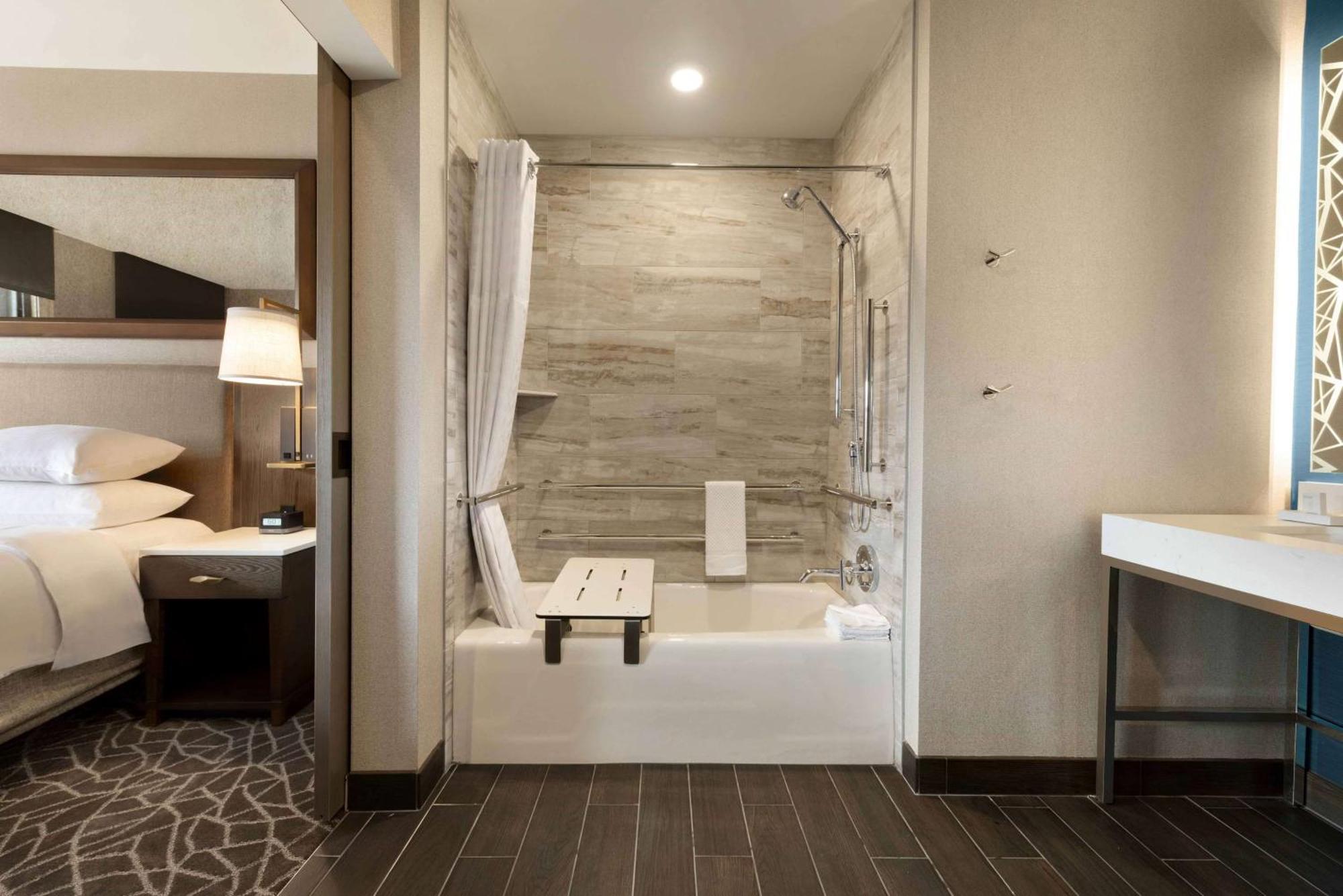 Embassy Suites By Hilton Minneapolis Downtown Hotel מראה חיצוני תמונה