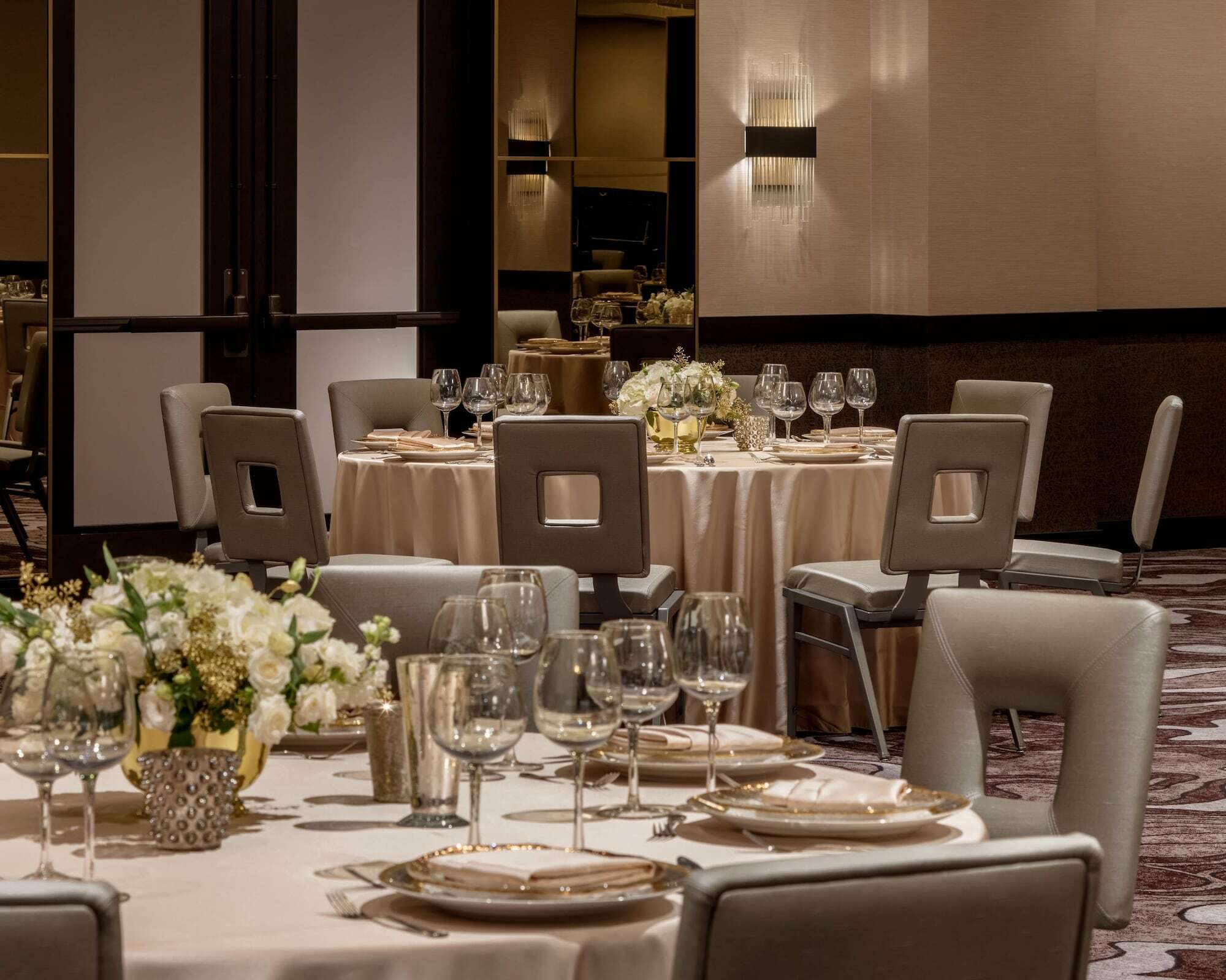 Embassy Suites By Hilton Minneapolis Downtown Hotel מראה חיצוני תמונה